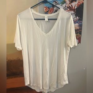 ‼️LAST DAY UNTIL DONATED‼️ Old Navy White Tee